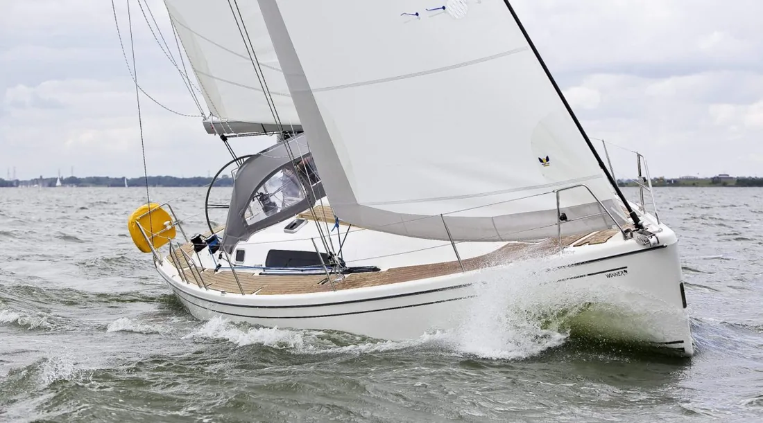 Cruising Tourline zeilen op het water